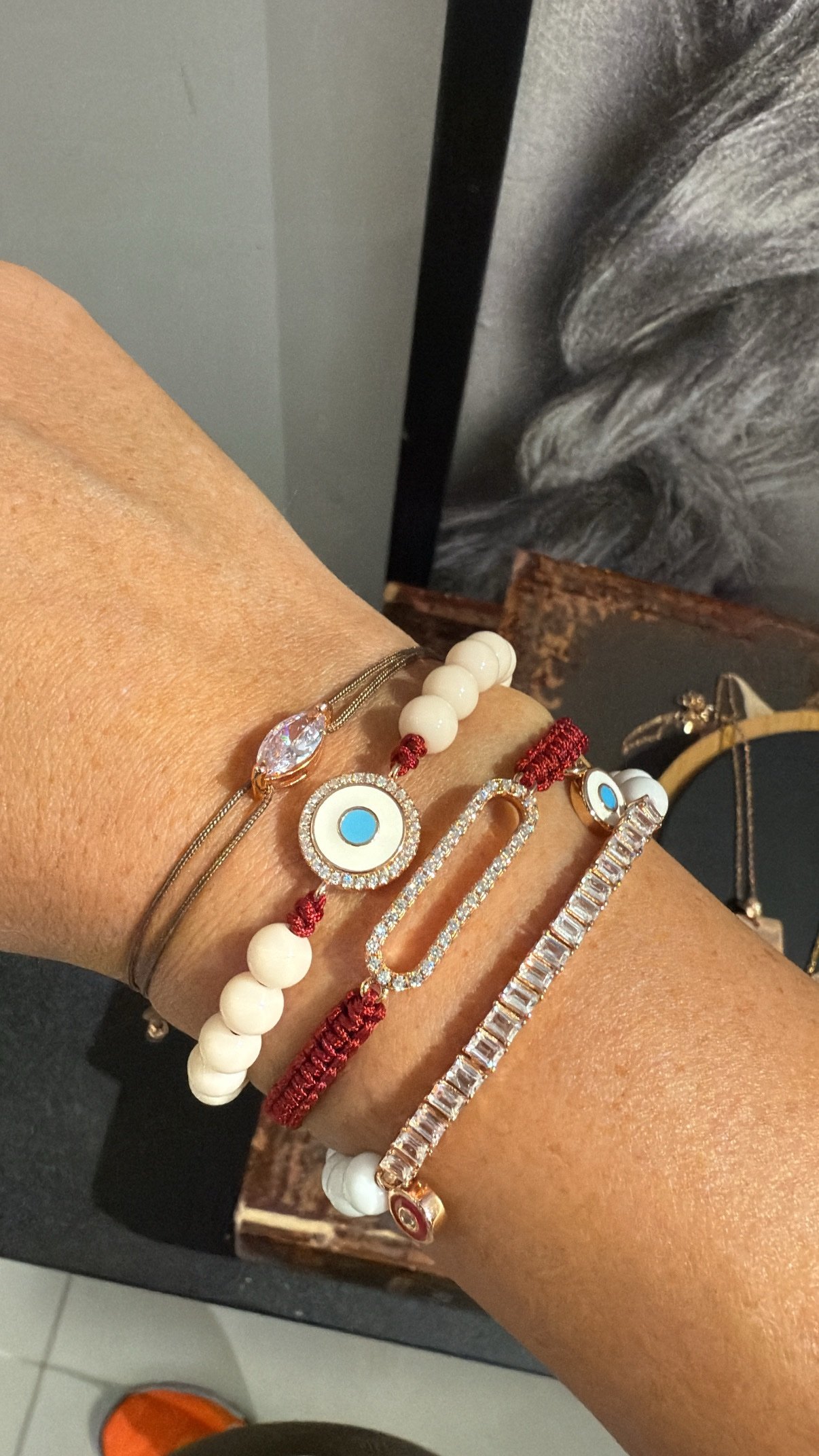 צמיד חרוזים ניוד עם עין עגולה – תמונה 3