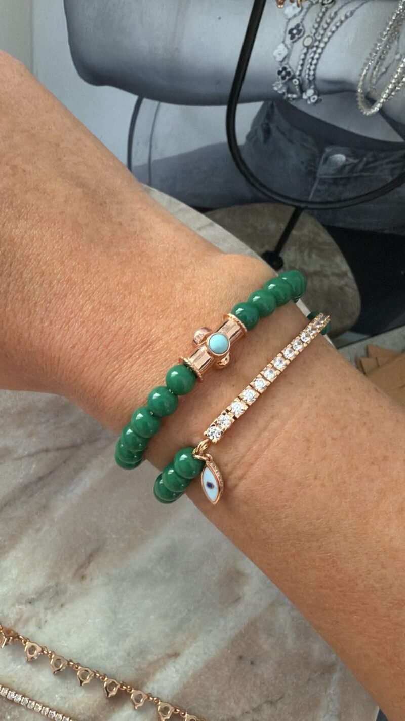 ⁦צמיד חרוזים ירוקים עם עין צינור טורקיז⁩ – תמונה ⁦2⁩