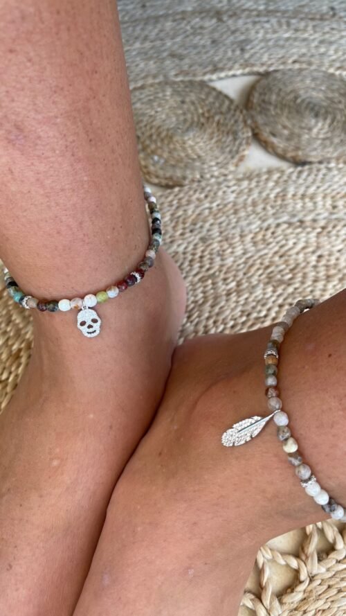 Alternative view of צמיד רגל חרוזים בשילוב גולגולת