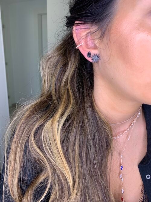 Alternative view of עגילי כוכבים זיקוקים שחורים צמודים