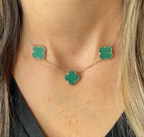 Alternative view of שרשרת 3 תלתנים ירוק מלכית