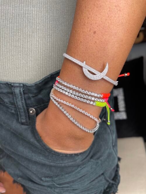 Alternative view of צמיד קשיח ירח