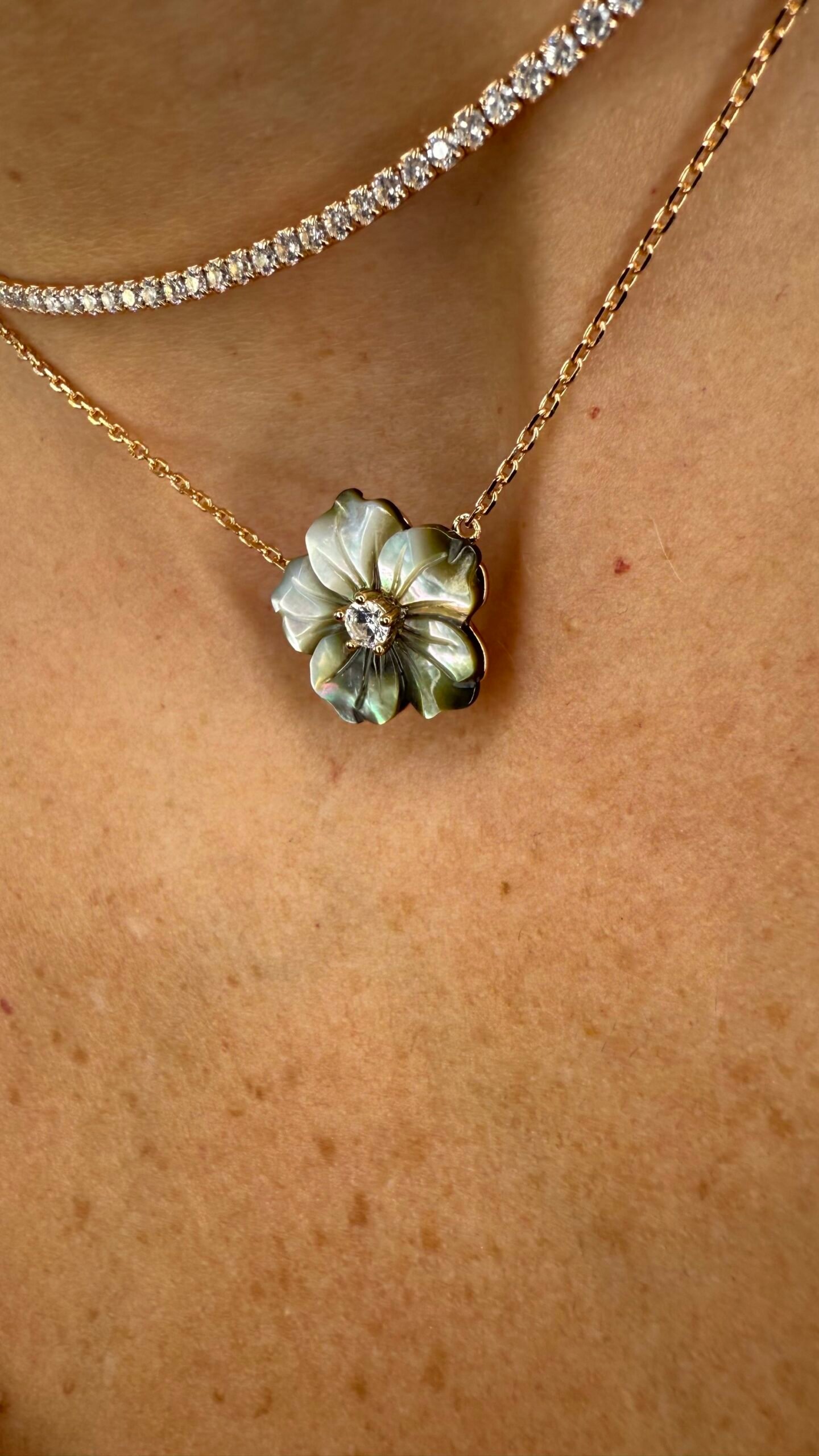 שרשרת פרח פנינה שחורה – תמונה 4