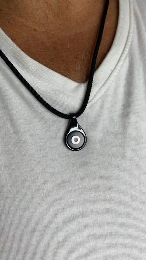 Alternative view of שרשרת גבר חוט שחור עם עין לבנה