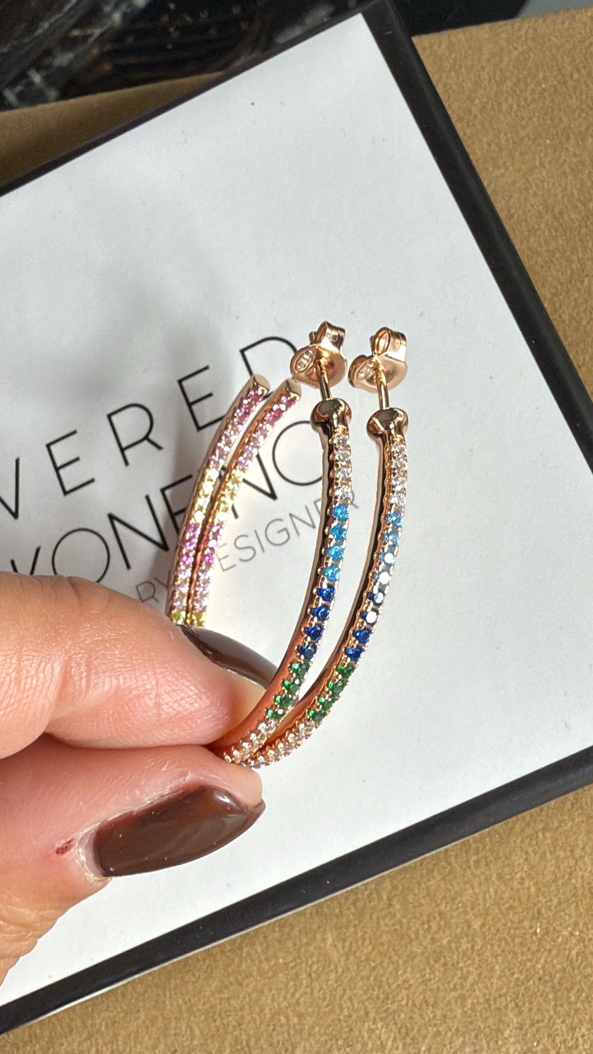 עגילי חישוק בינוני צבעוני – תמונה 3