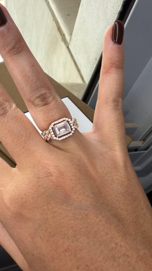 Alternative view of טבעת גורמט עם אבן מרכזית