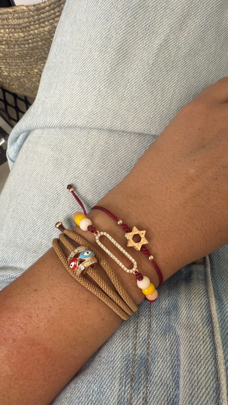 ⁦צמיד חוט קאמל מתלפף עם חרוז עין⁩ – תמונה ⁦2⁩
