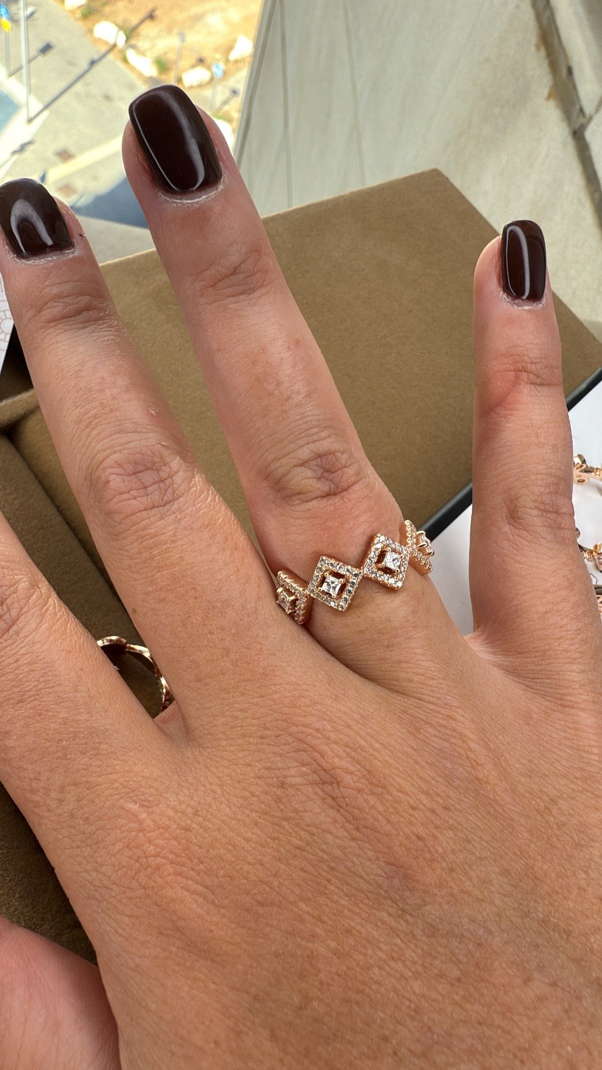 טבעת מעוינים משובצת – תמונה 4