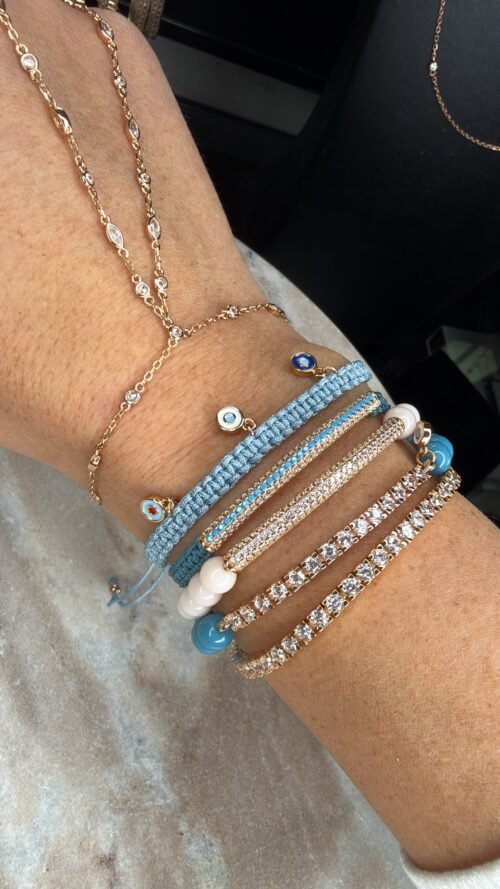 Alternative view of צמיד חוט תכלת רקום עם פלטה