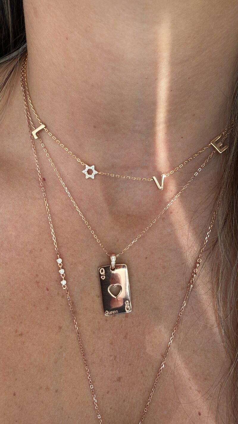 ⁦שרשרת דיסקית Queen לב⁩ – תמונה ⁦2⁩