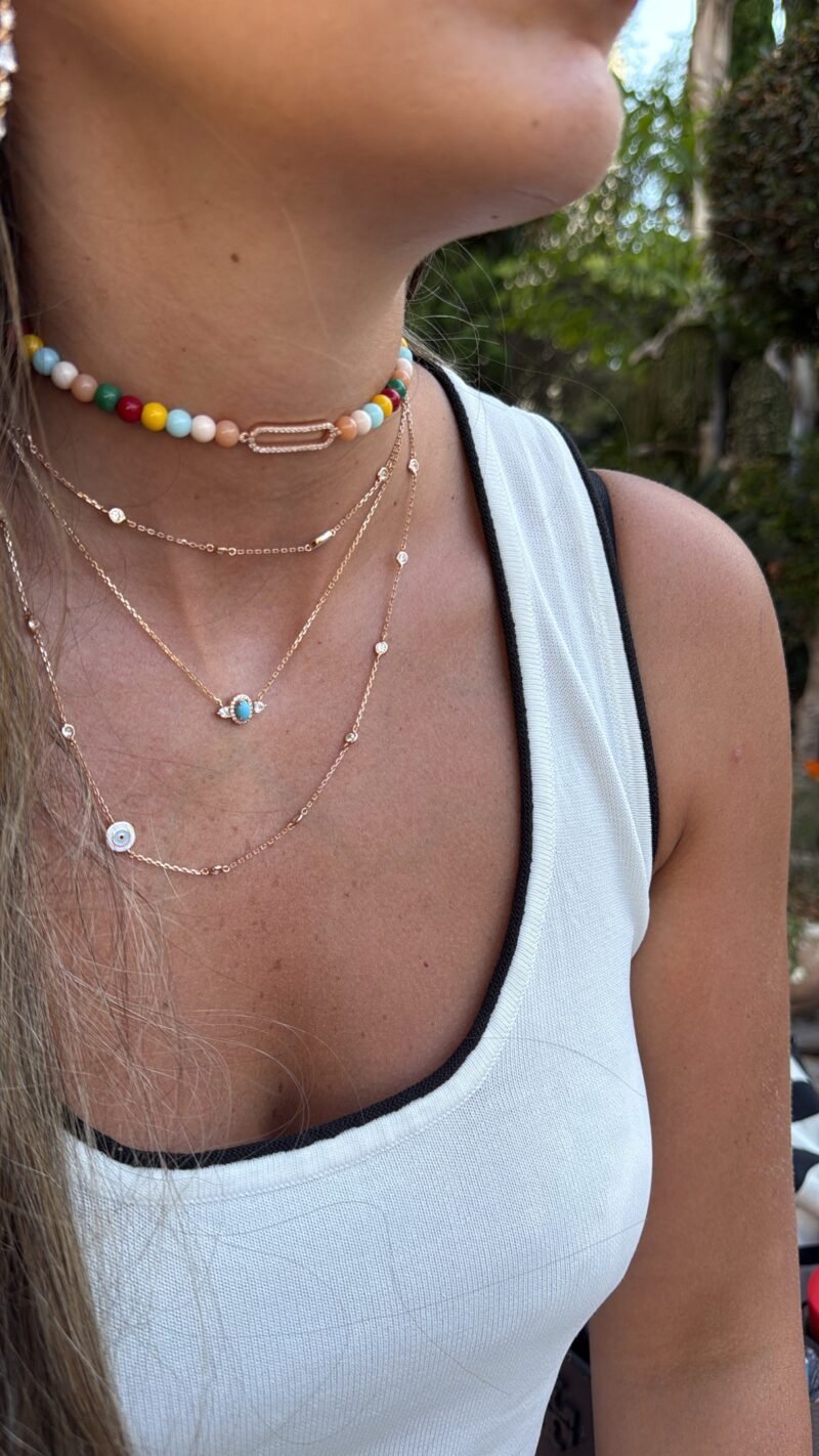 ⁦שרשרת חרוזים צבעוניים עם אובלי משובץ⁩ – תמונה ⁦3⁩