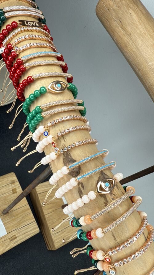 Alternative view of צמיד חרוזים ירוקים עם פלטה משובצת