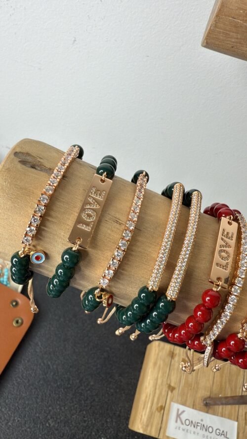 Alternative view of צמיד חרוזים ירוק כהה עם פלטה משובצת