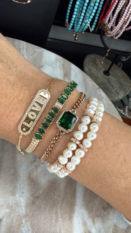 Alternative view of צמיד חוט עם טניס אמרלד משובץ