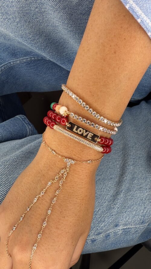 Alternative view of צמיד חרוזים בורדו עם פלטה משובצת