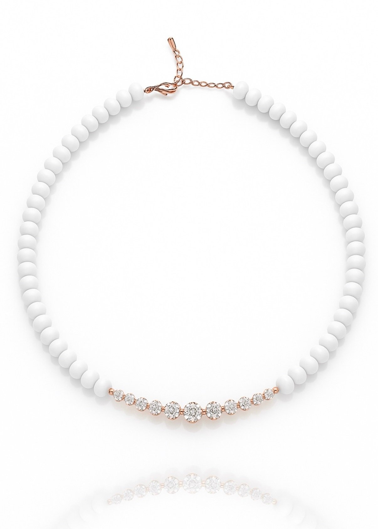 שרשרת חרוזים לבנים עם ירח זרקונים