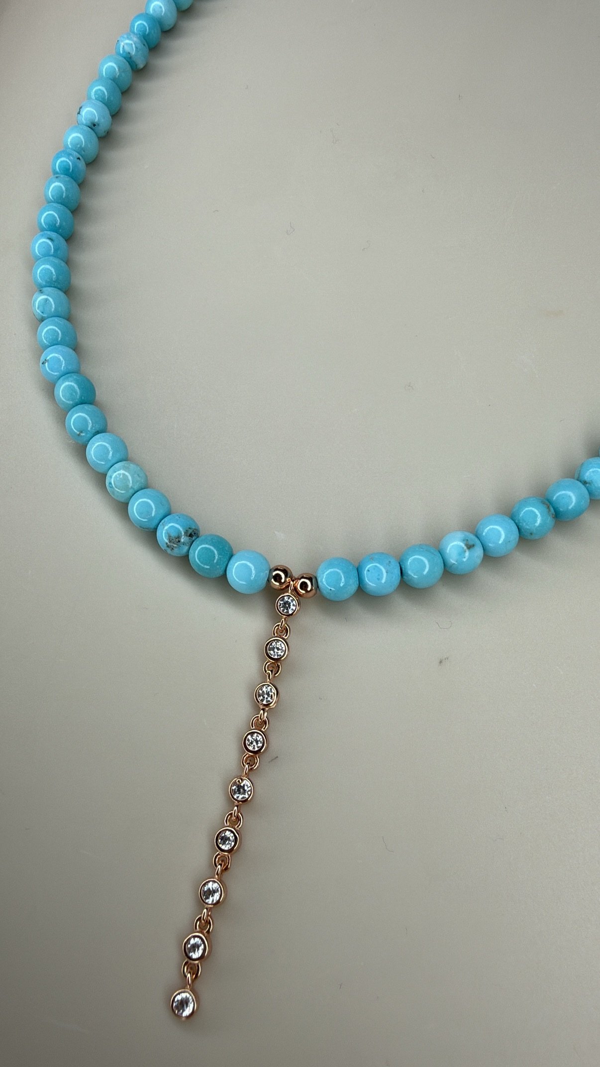 שרשרת חרוזים טורקיז בשילוב זרקונים נופלים – תמונה 2