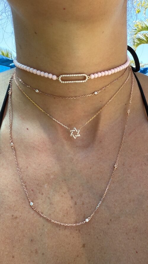 Alternative view of שרשרת חרוזים ורודים עם אובלי משובץ