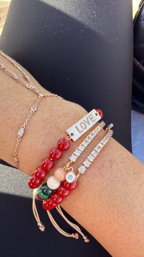 Alternative view of צמיד חרוזים בורדו עם פלטה LOVE