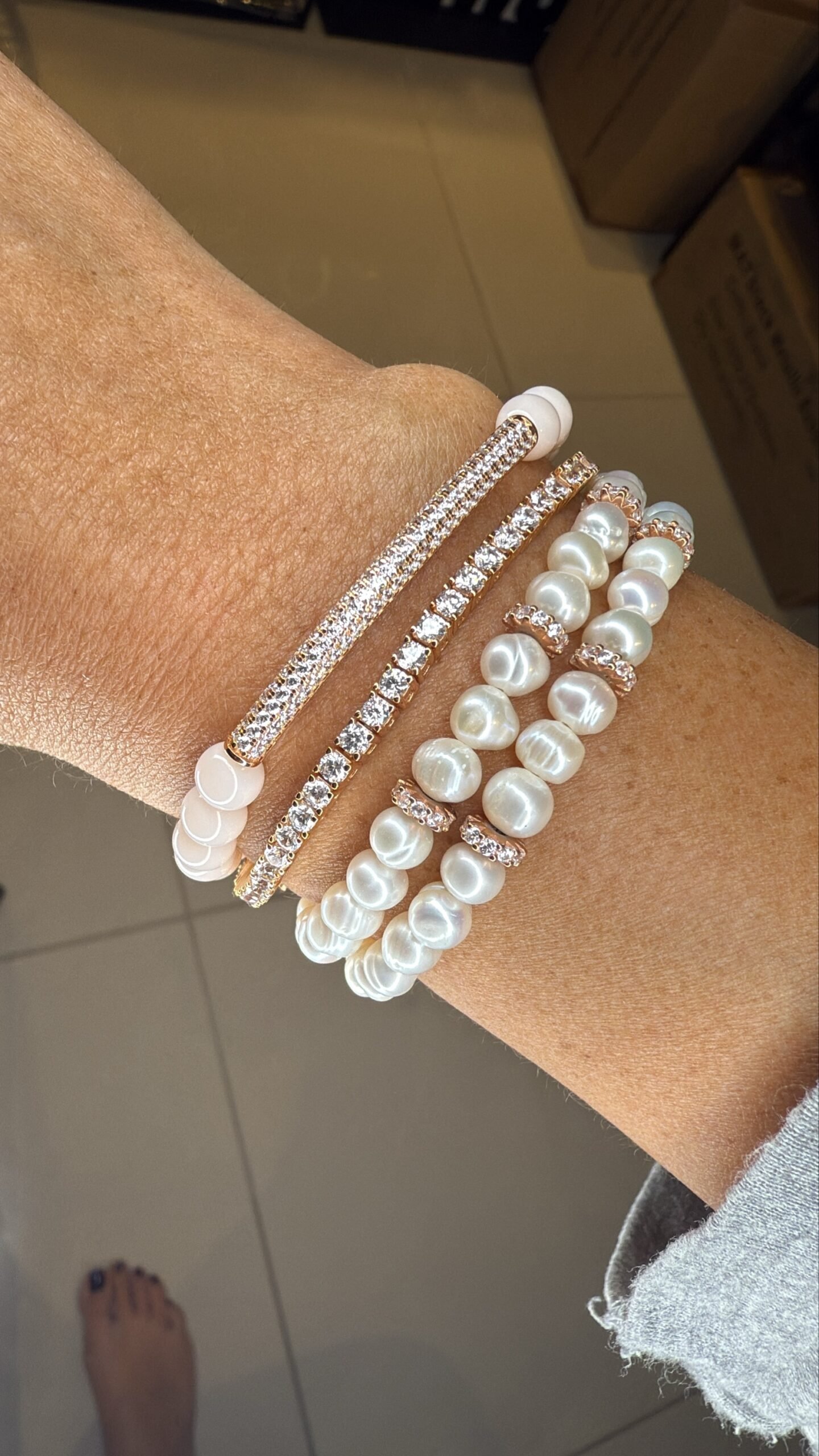 צמיד פנינים עם רונדלים – תמונה 4