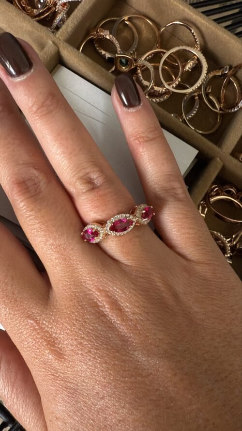 Alternative view of טבעת רובי מעויינים